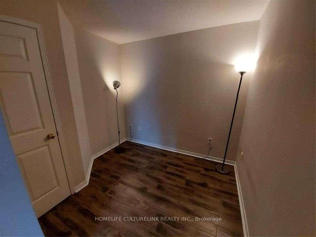 18 Pemberton Avenue Unit 400 photo 7