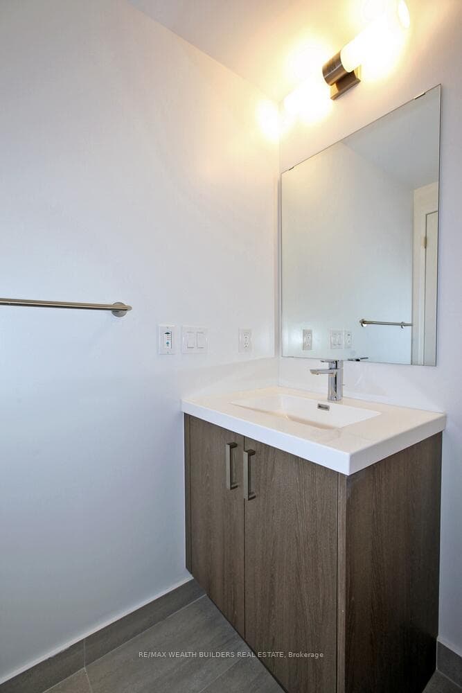 77 Mutual Street Unit 1005 photo 23