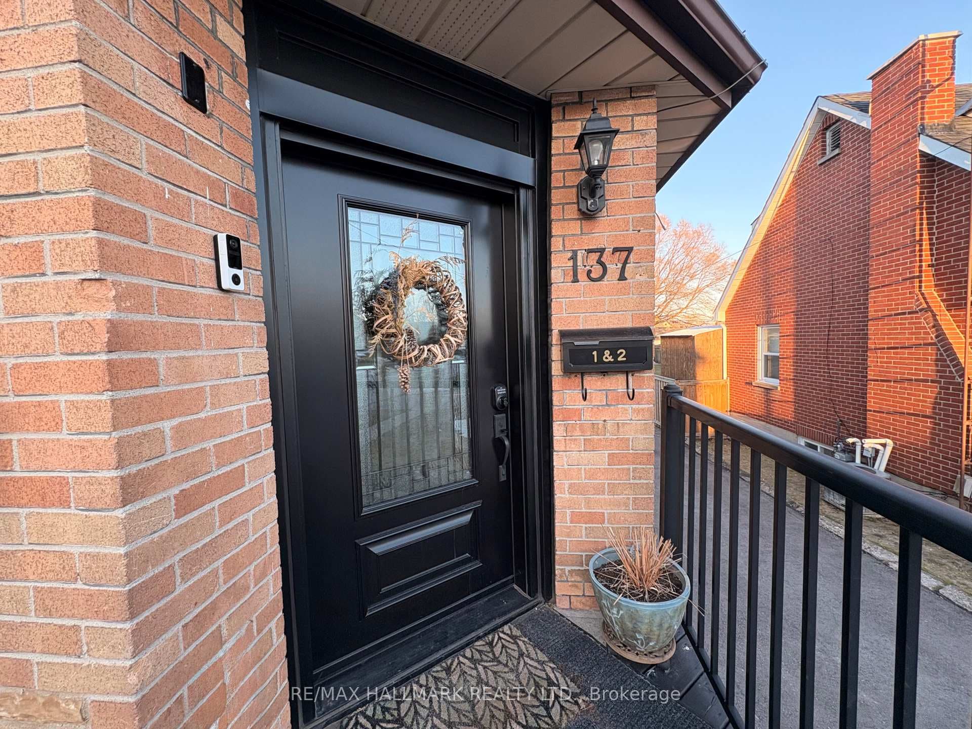 137 Rosehill Boulevard photo 2