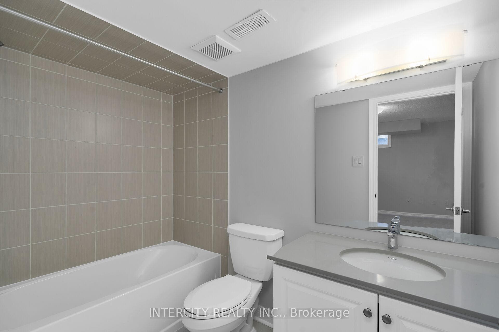 182 Mumbai Drive photo 26