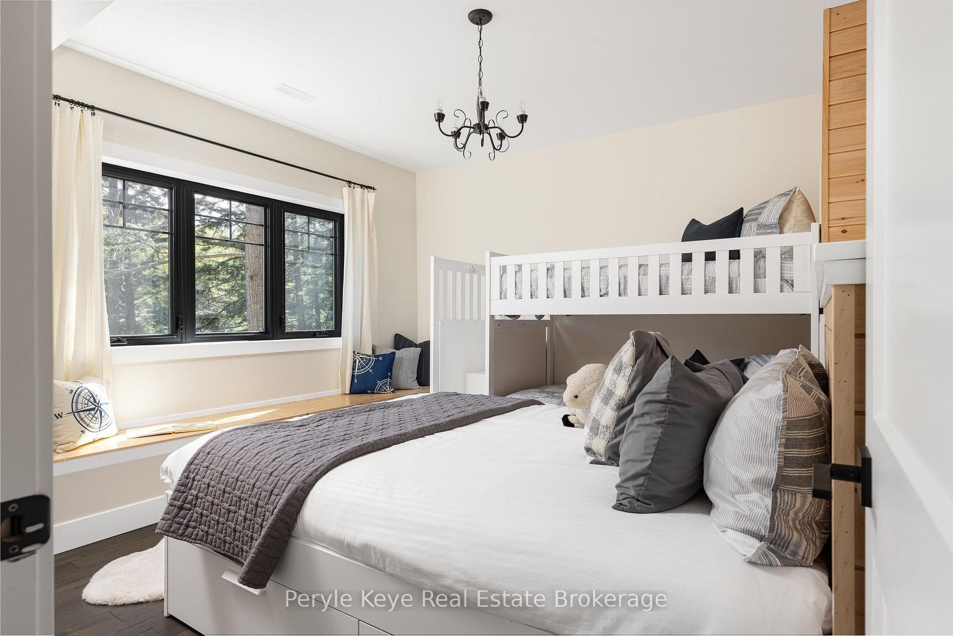 Lower Level - Guest Bedroom 1