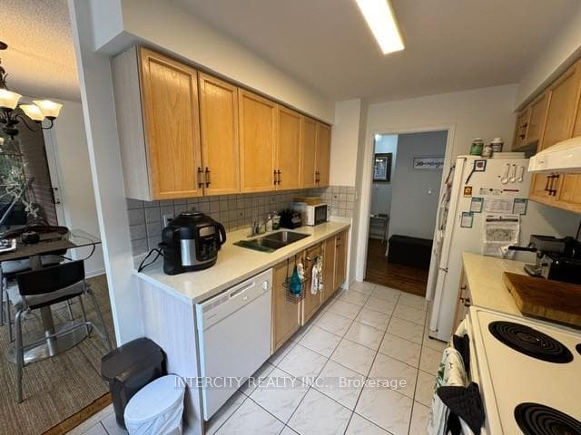 800 Sheppard Avenue Unit 209 photo 15