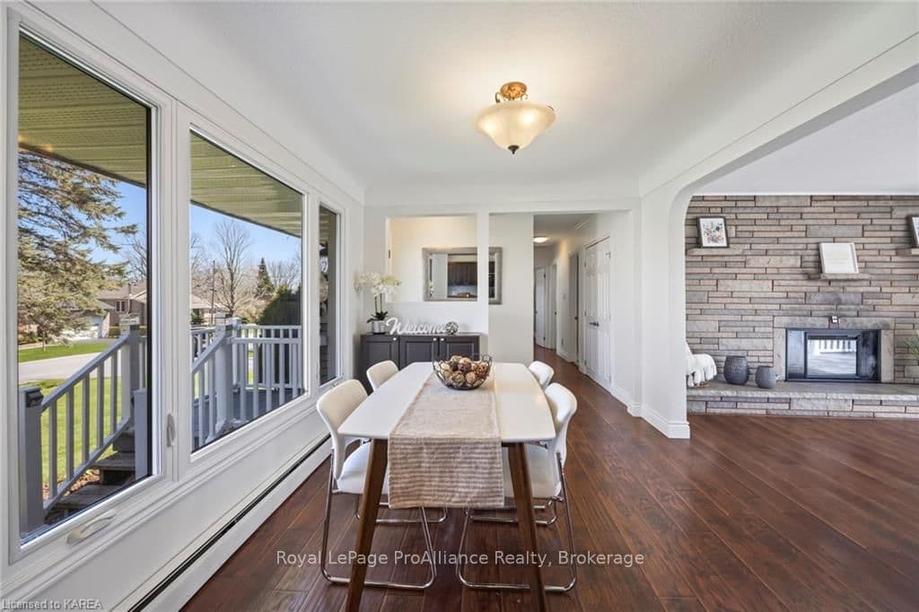 717 CENTRE Street photo 10