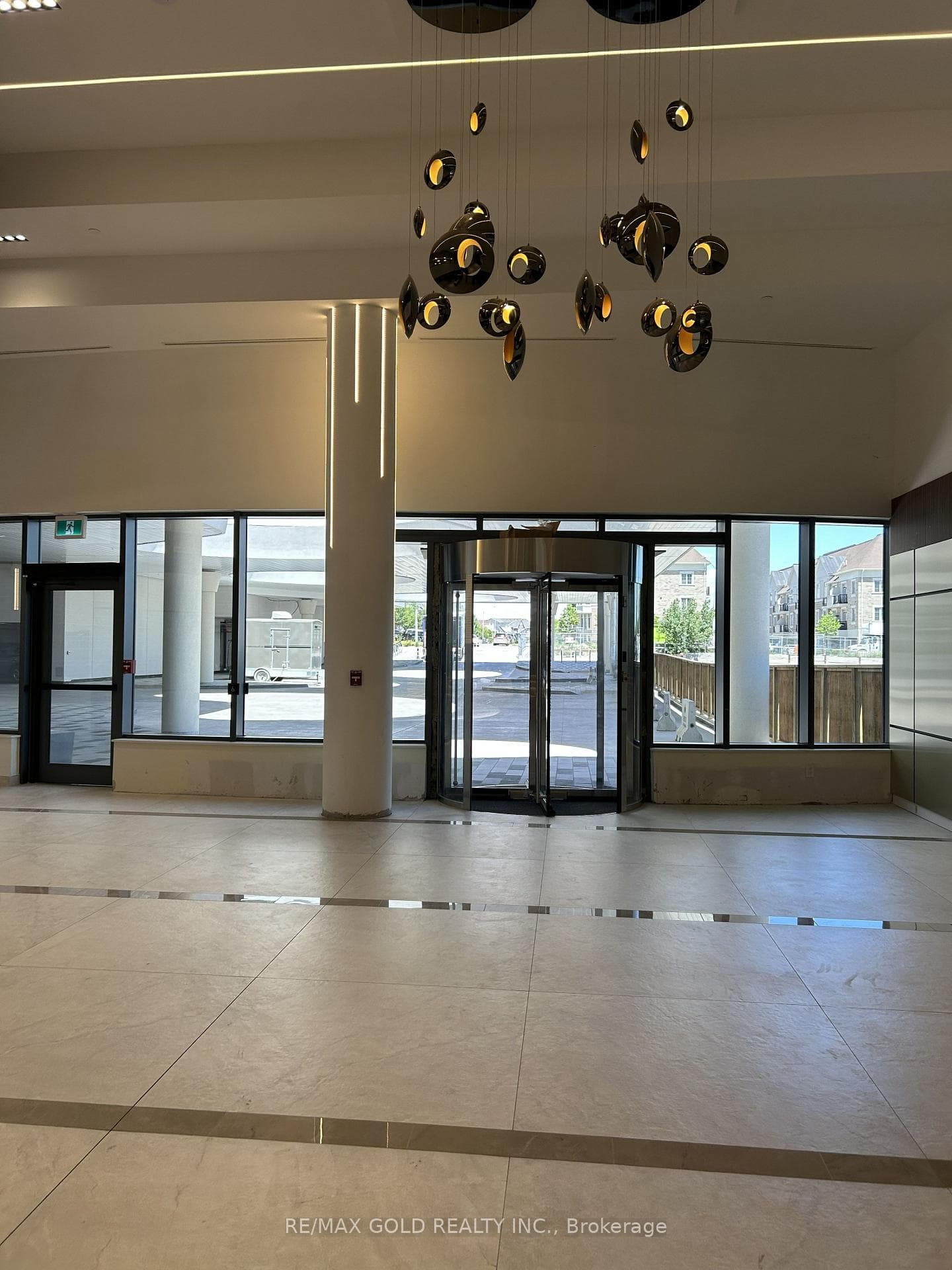 5105 Hurontario Street Unit 809 photo 8