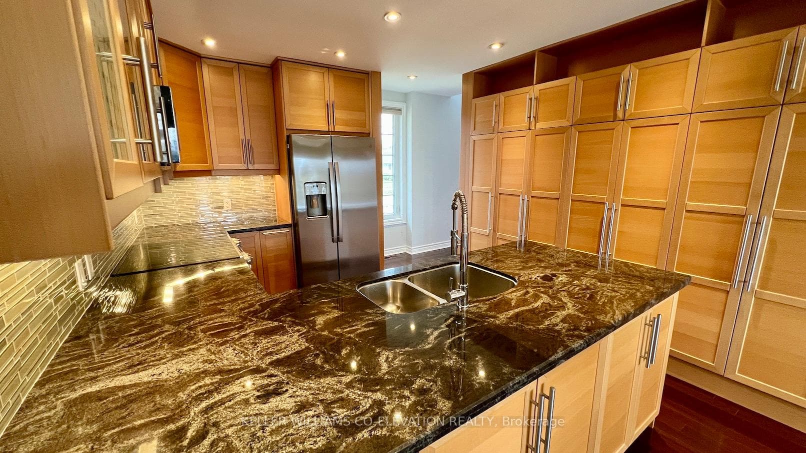 20 Hedges Boulevard photo 11