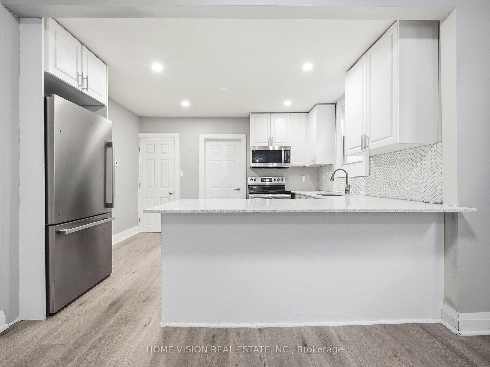 266 Beach Road Unit Upper photo 11