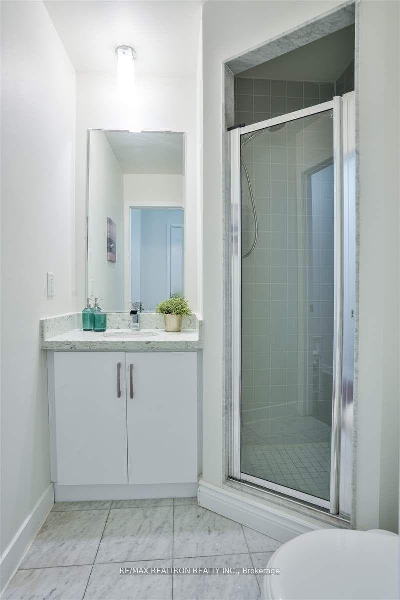 38 Lee Centre Drive Unit PH502 photo 17