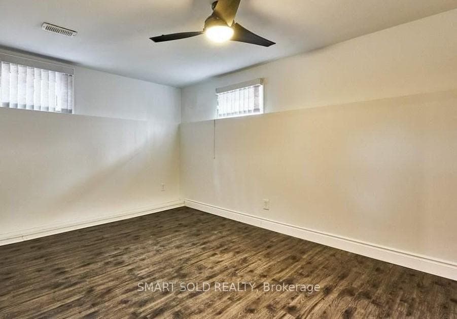 761 Rowena Street Unit Lower photo 7