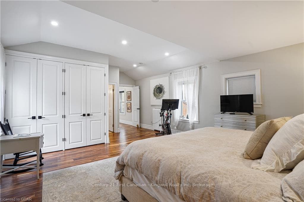486 PRINCESS Avenue photo 29