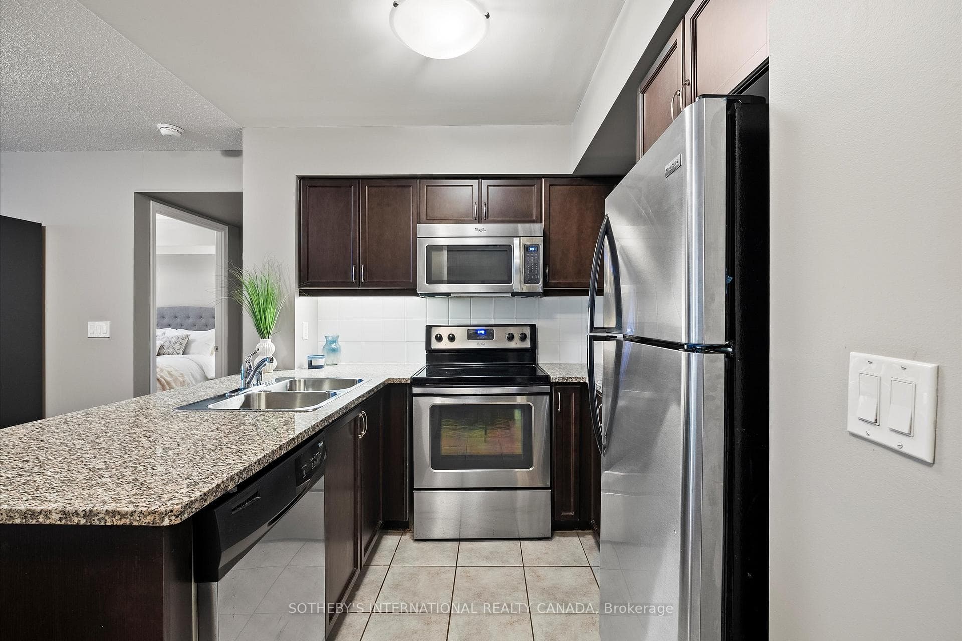19 Grand Trunk Crescent Unit 707 photo 11
