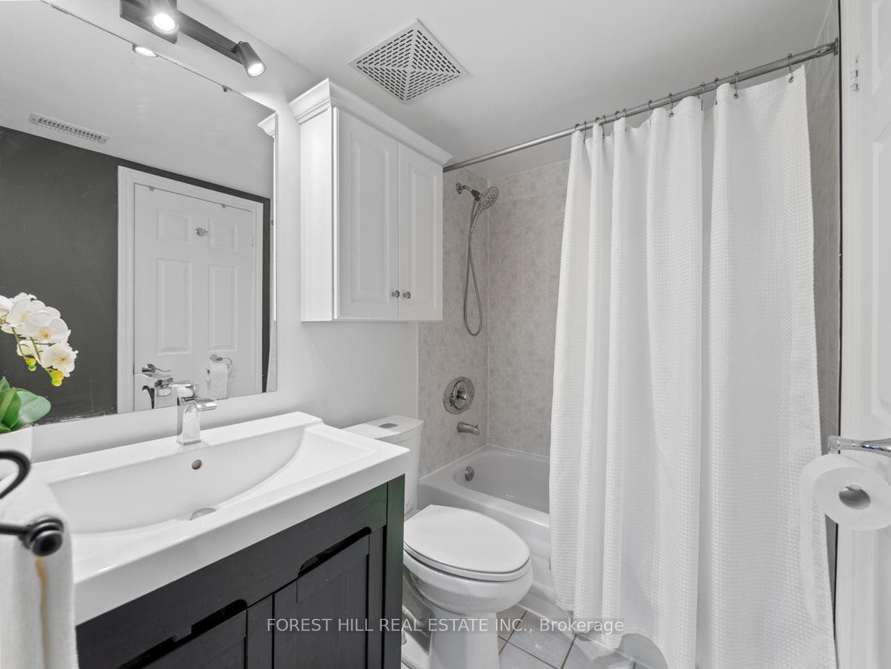 1701 Lampman Avenue Unit 303 photo 16
