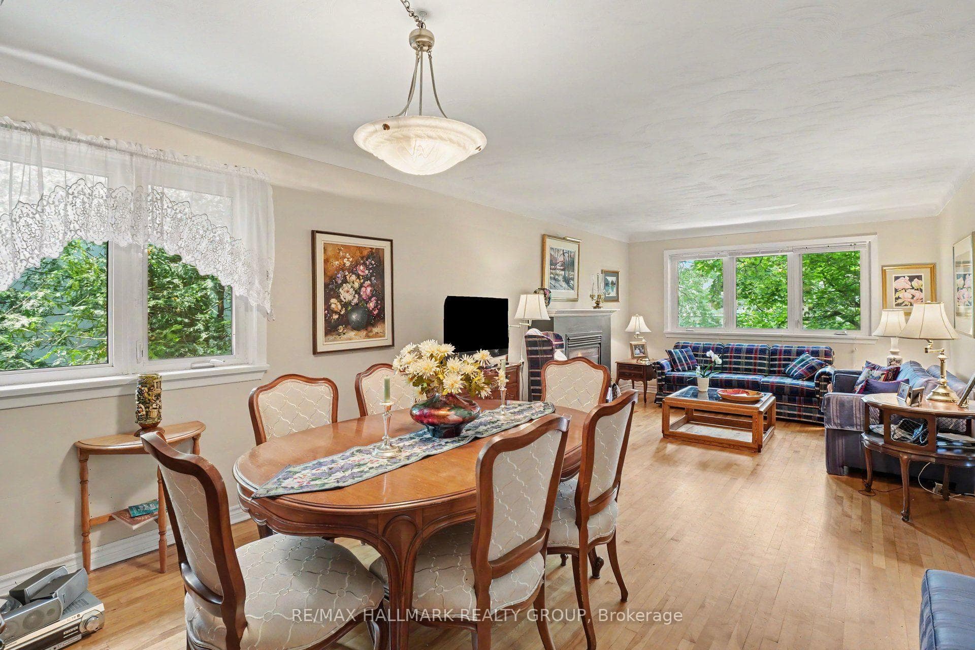657 Golden Avenue photo 23