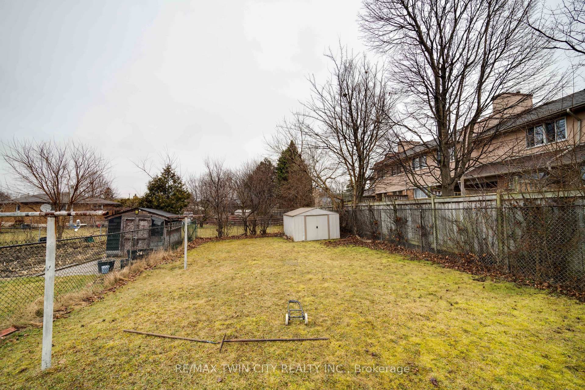 87 Mercer Road photo 9