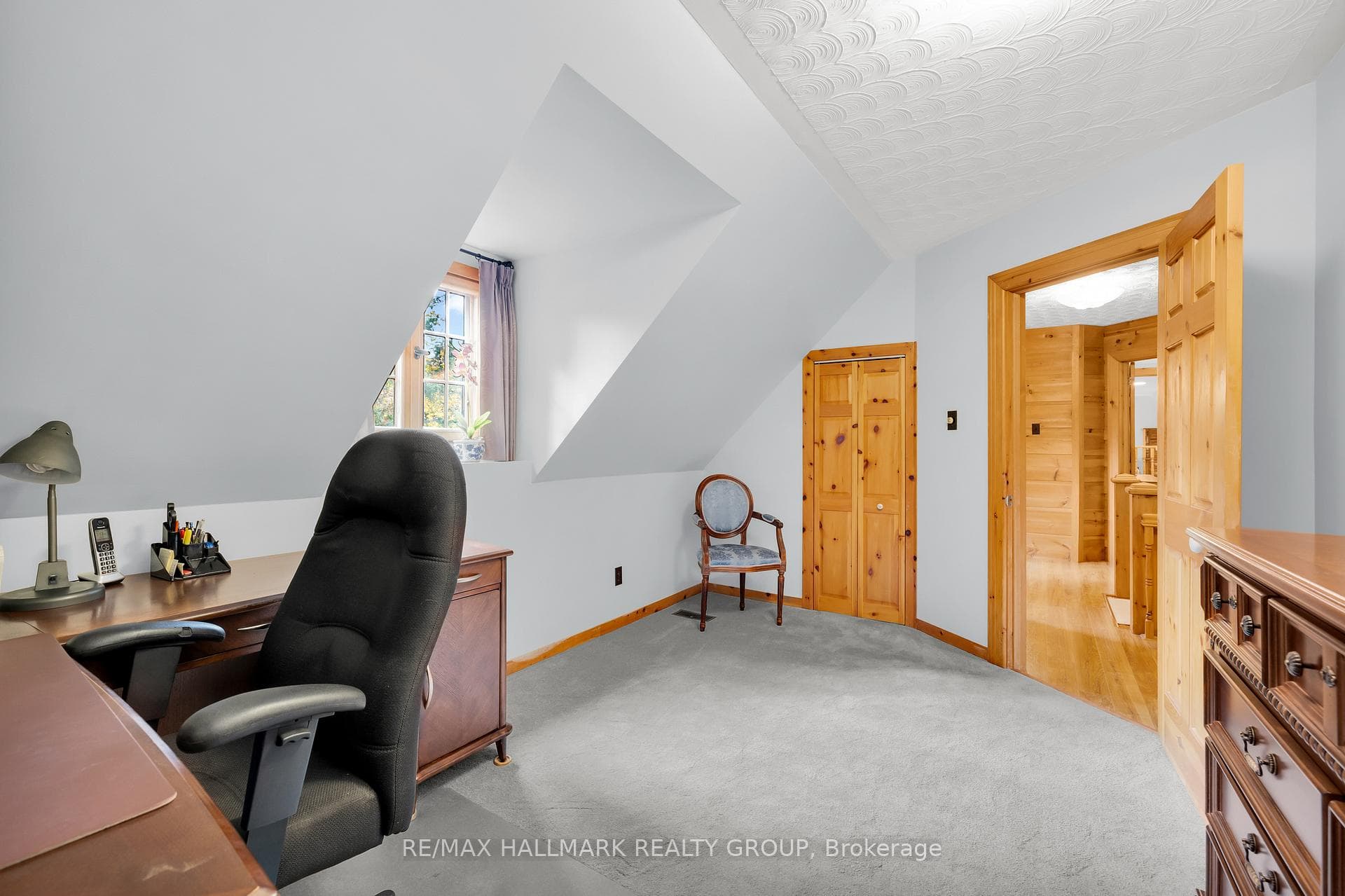109 Crofters Grove photo 30