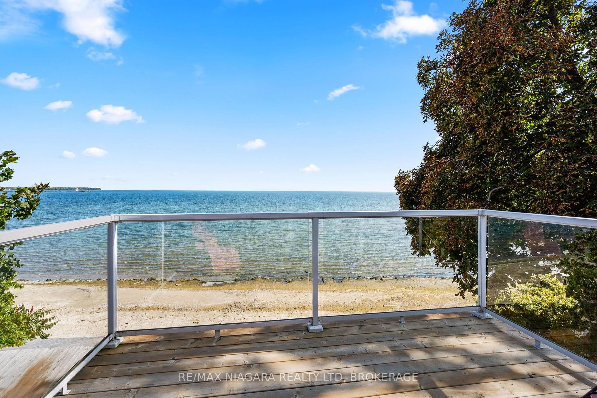 105 LIGHTHOUSE Drive photo 15
