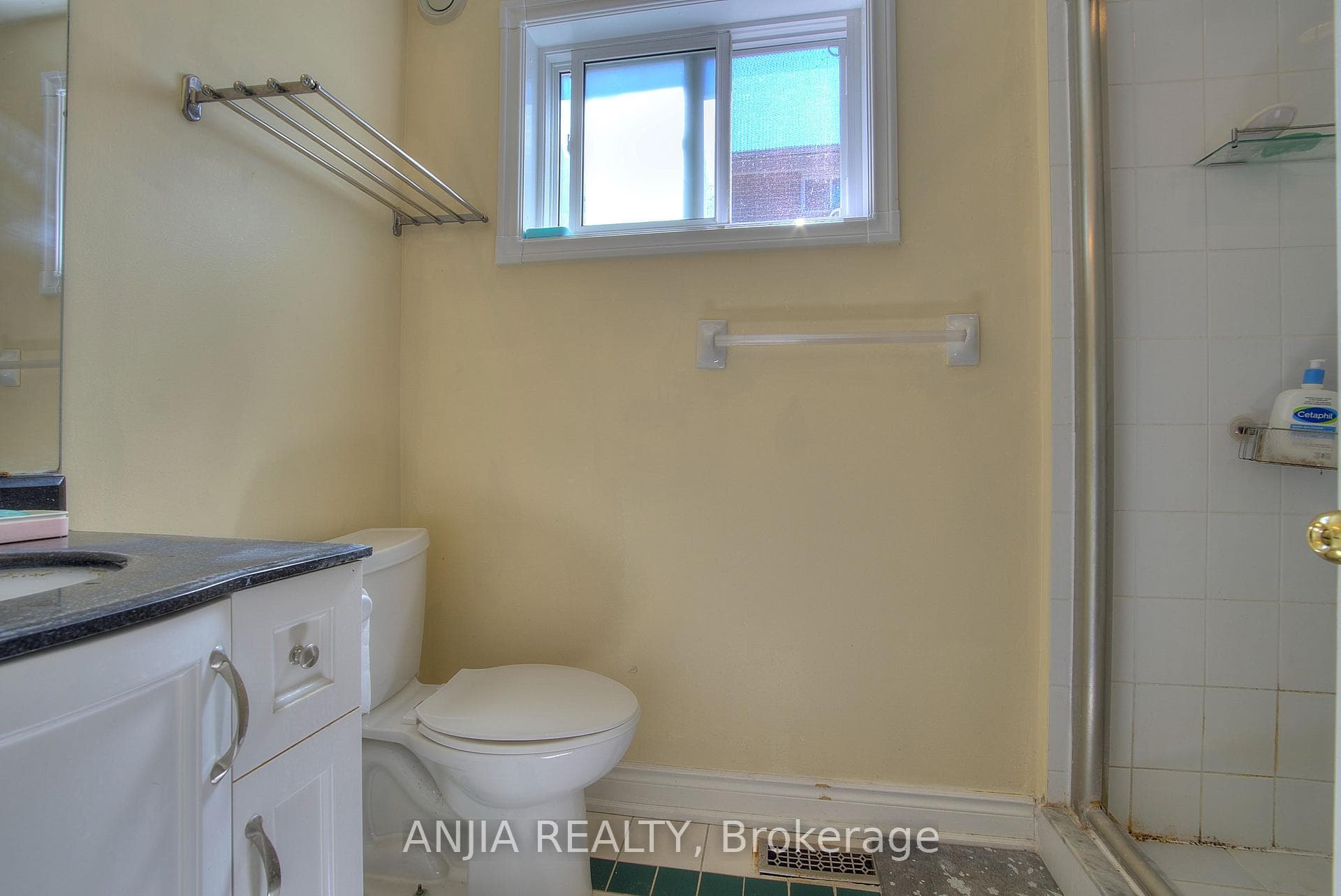6 Bellbury Crescent Unit back 1b photo 7