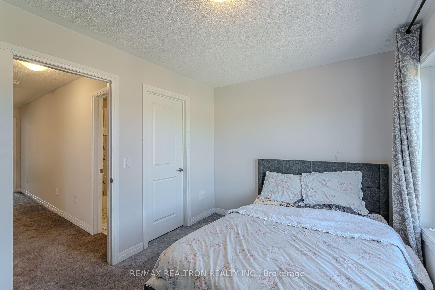 585 Colborne Street Unit 305 photo 22