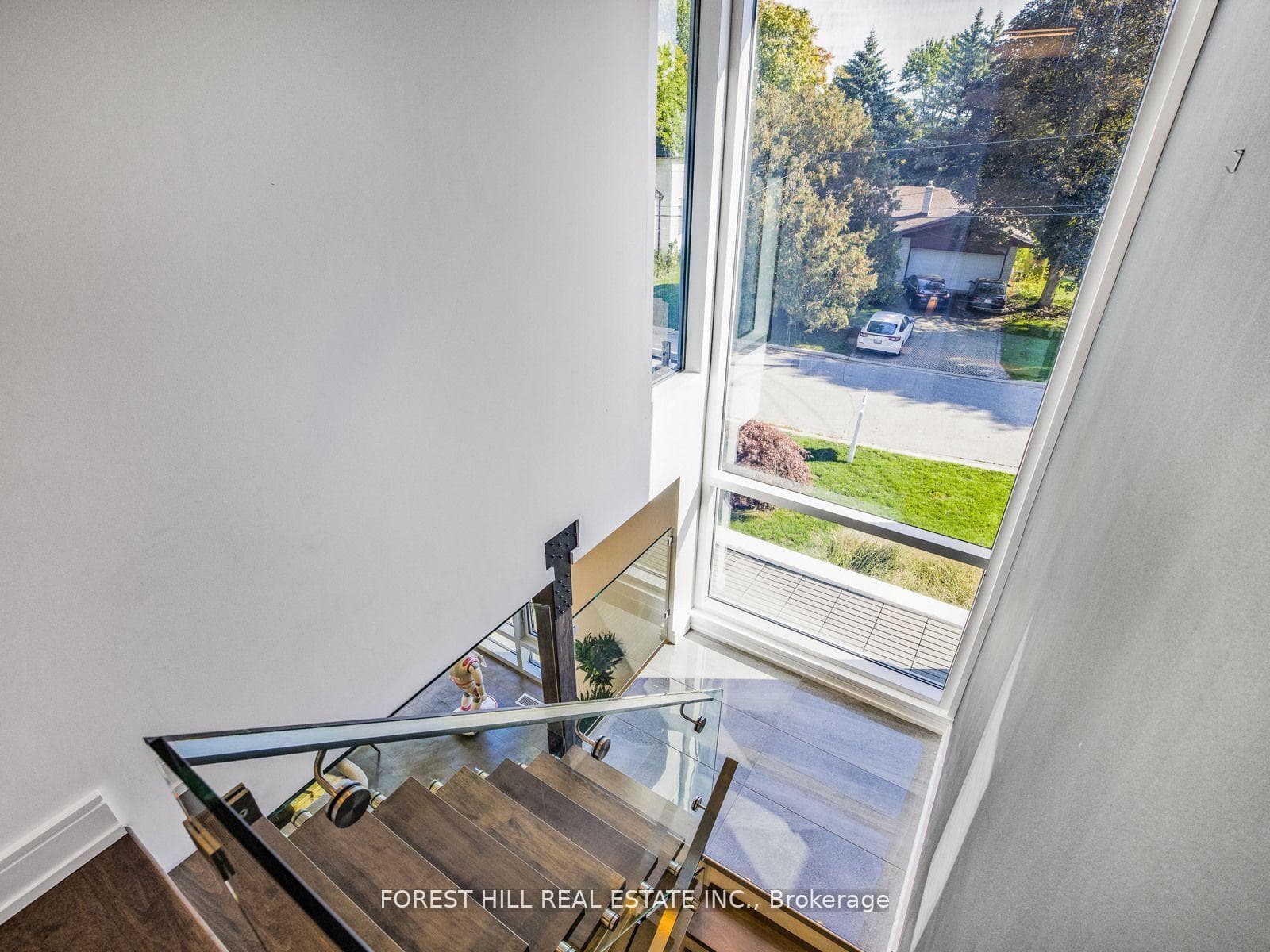 16 Viamede Crescent photo 31