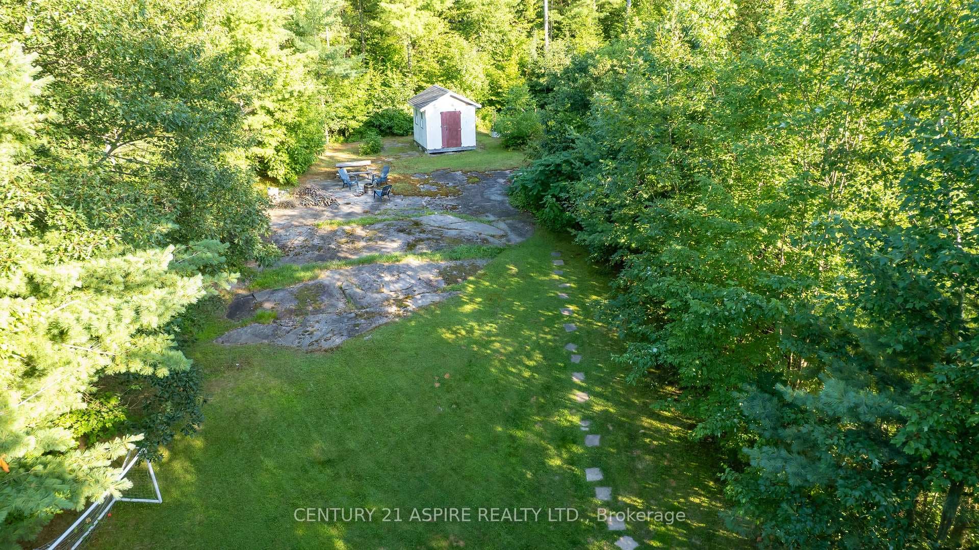 1256 Victoria Street photo 42