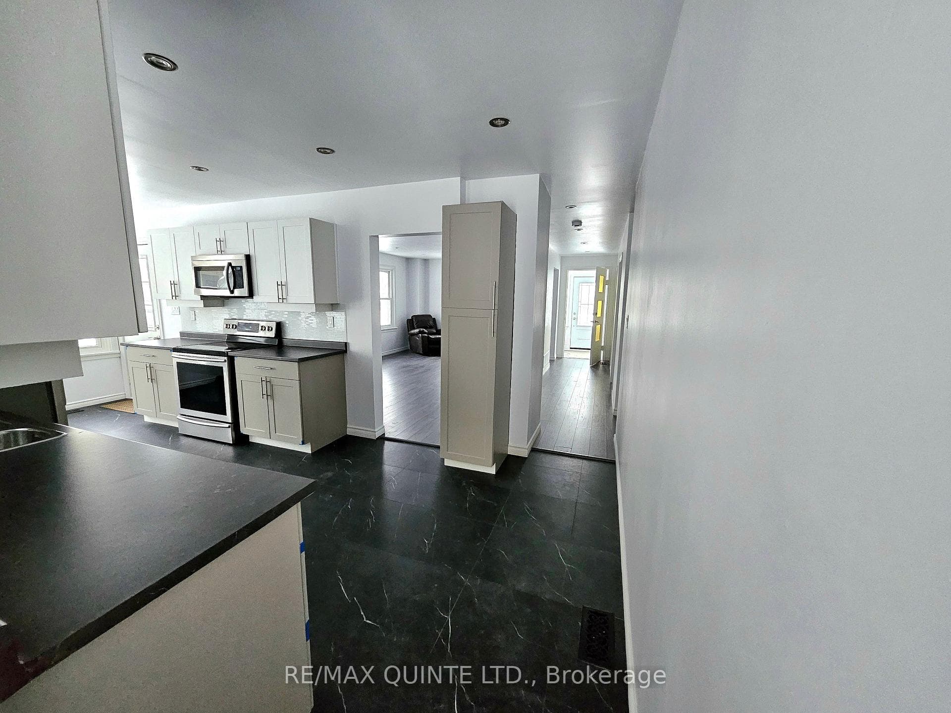181 Burnham Street photo 20