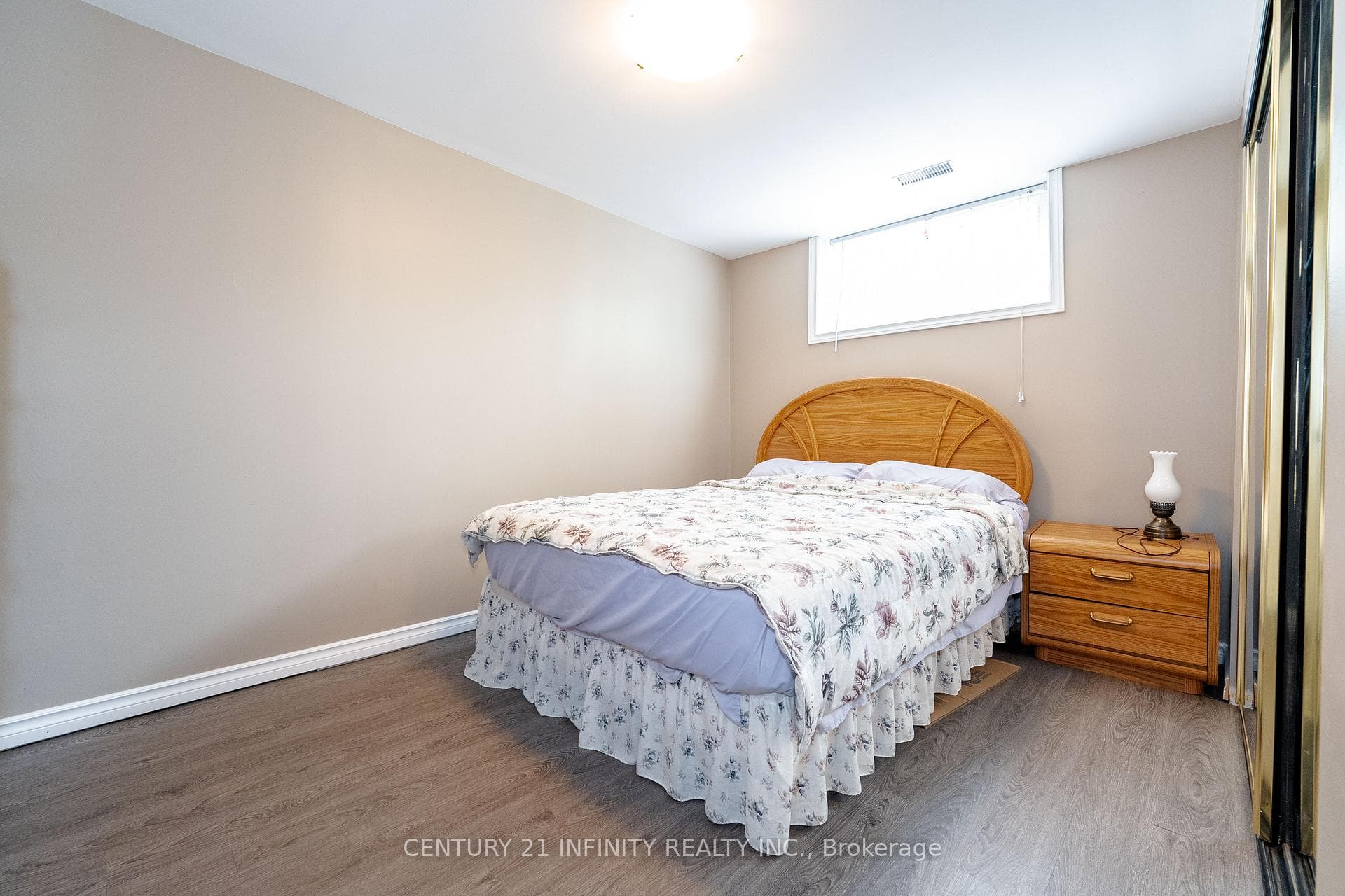 680 Marksbury Road photo 27