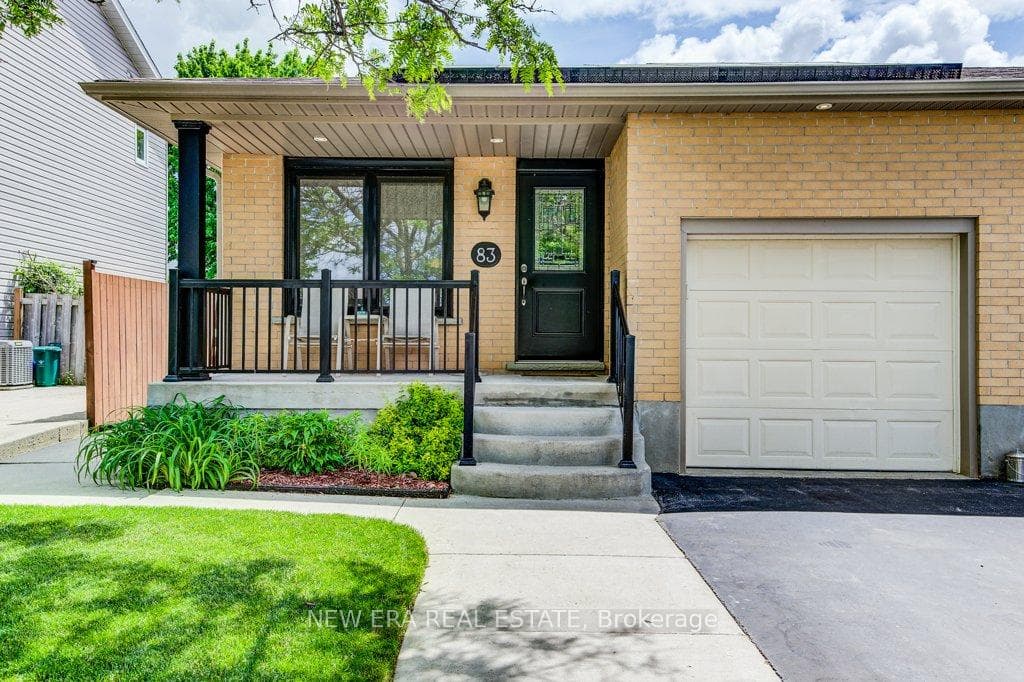 83 Dyer Court photo 1