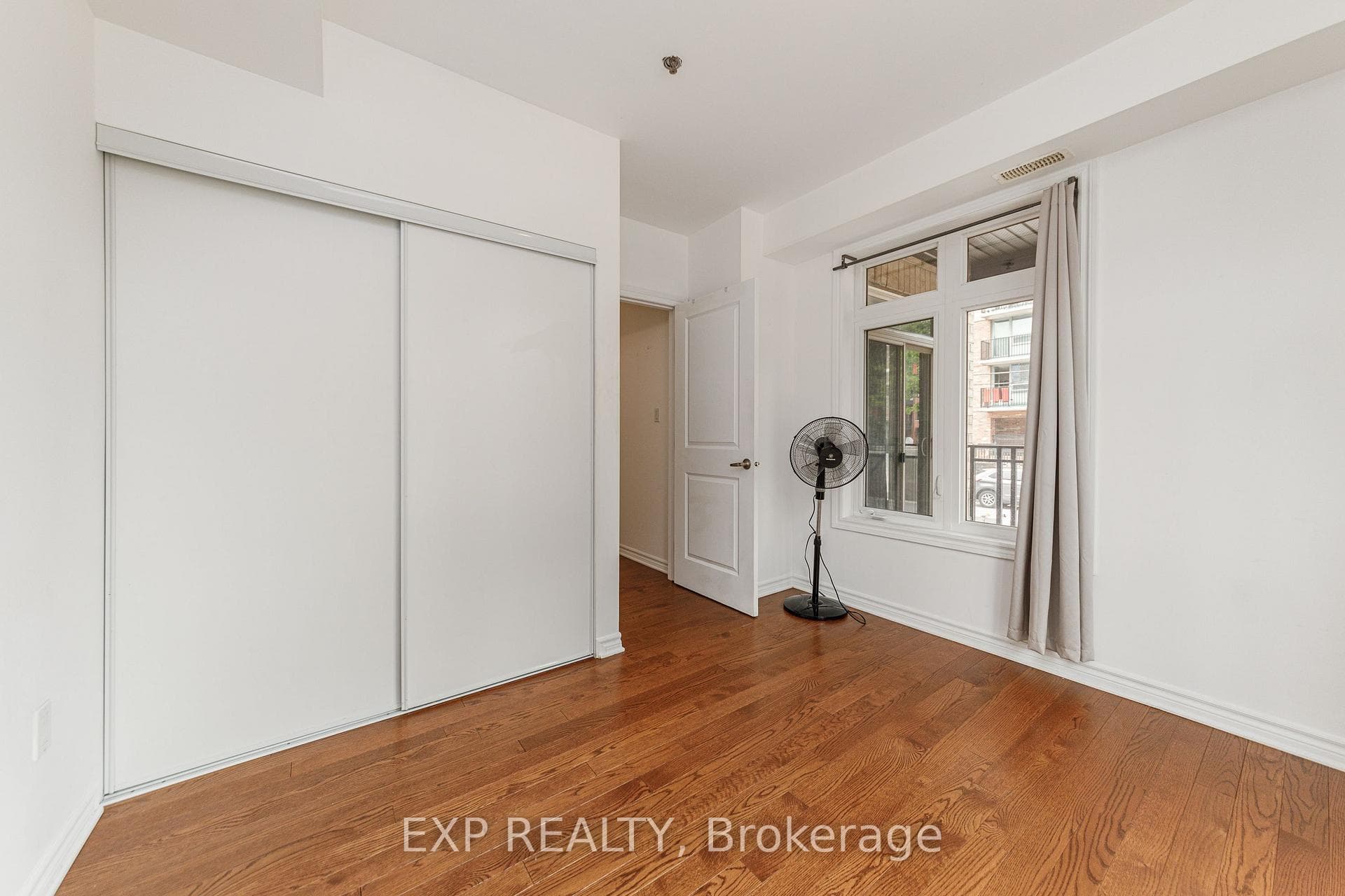 429 Kent Street Unit 221 photo 11