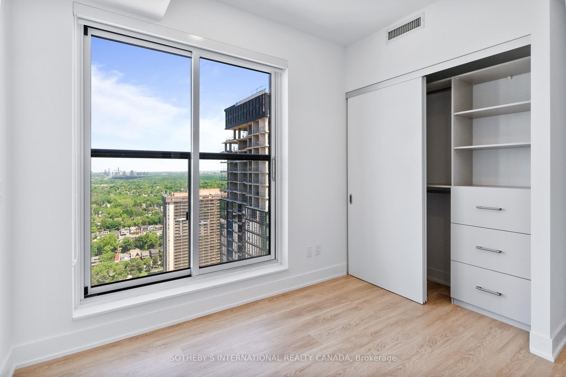 200 Redpath Avenue Unit 2701 photo 16