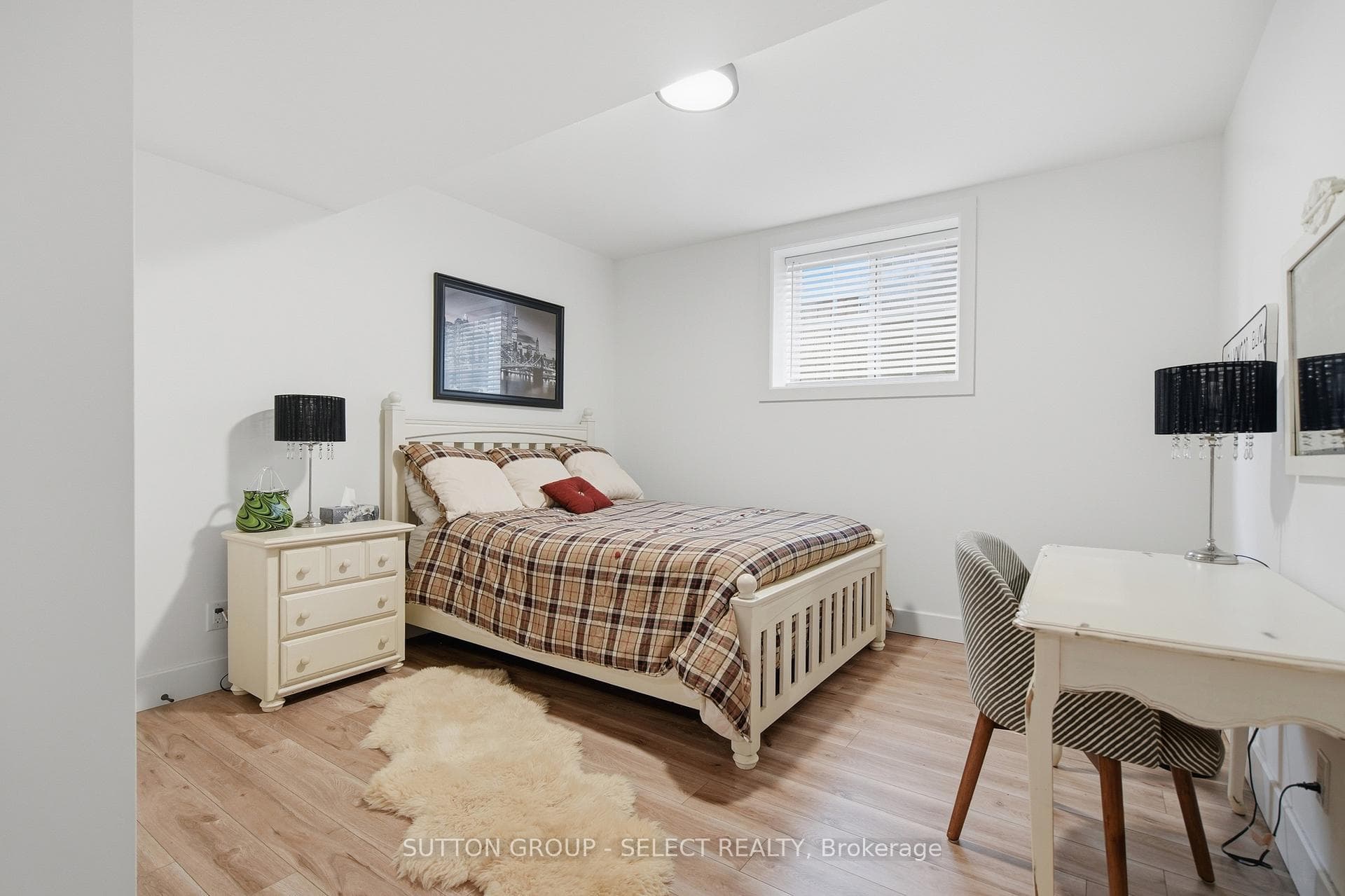 1670 Upper West Avenue photo 32