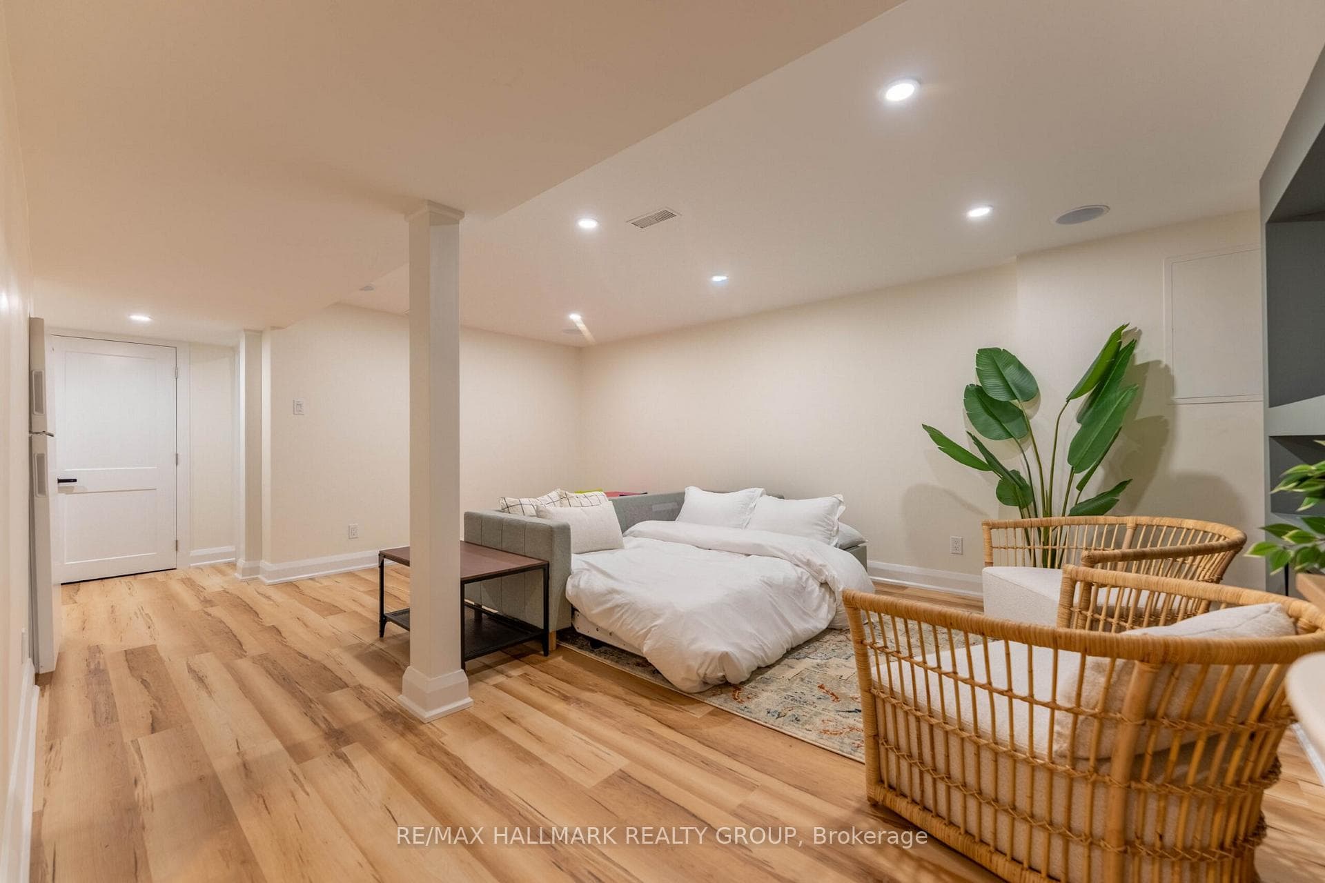 820 Grenon Avenue photo 34