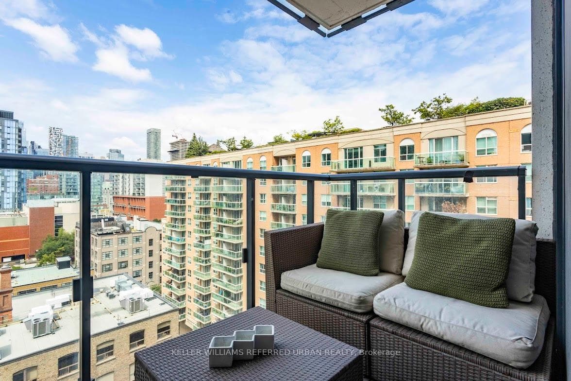 400 Adelaide Street Unit 1612 photo 24