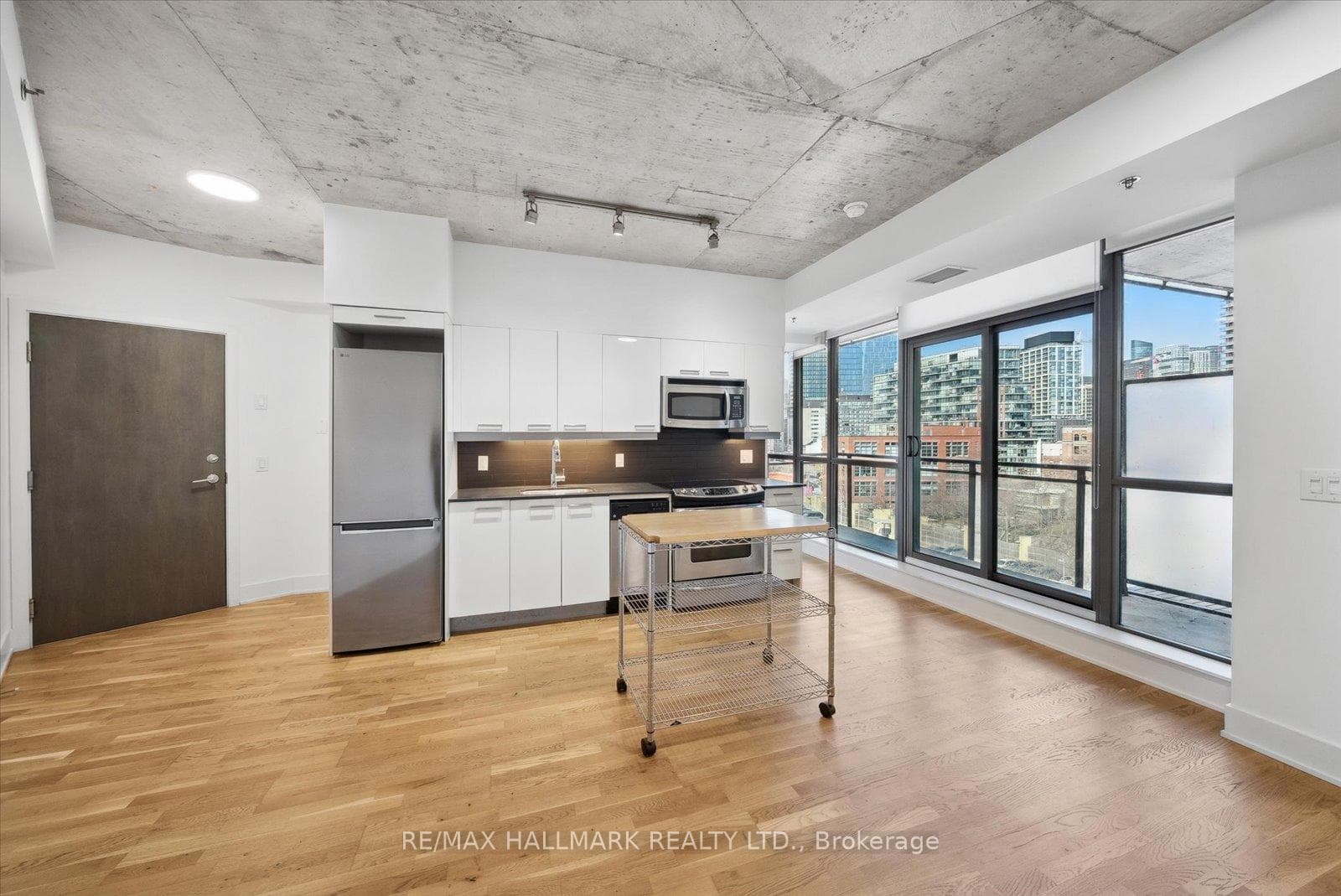 90 Trinity Street Unit 611 photo 11