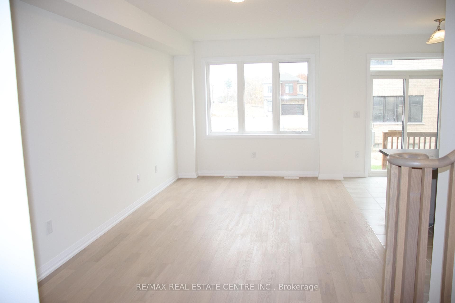 93 granville Crescent photo 6