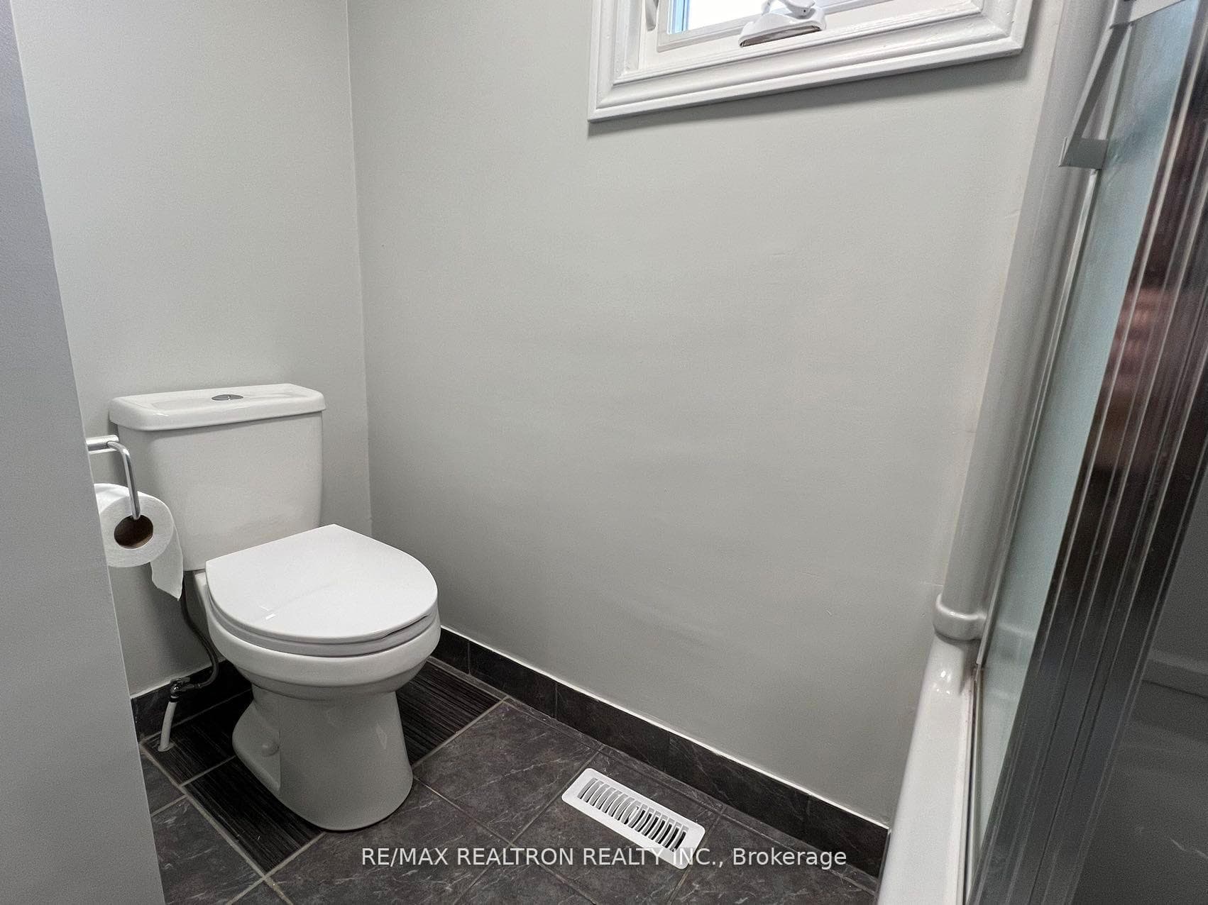 163 Ingleton Boulevard Unit Upper photo 17