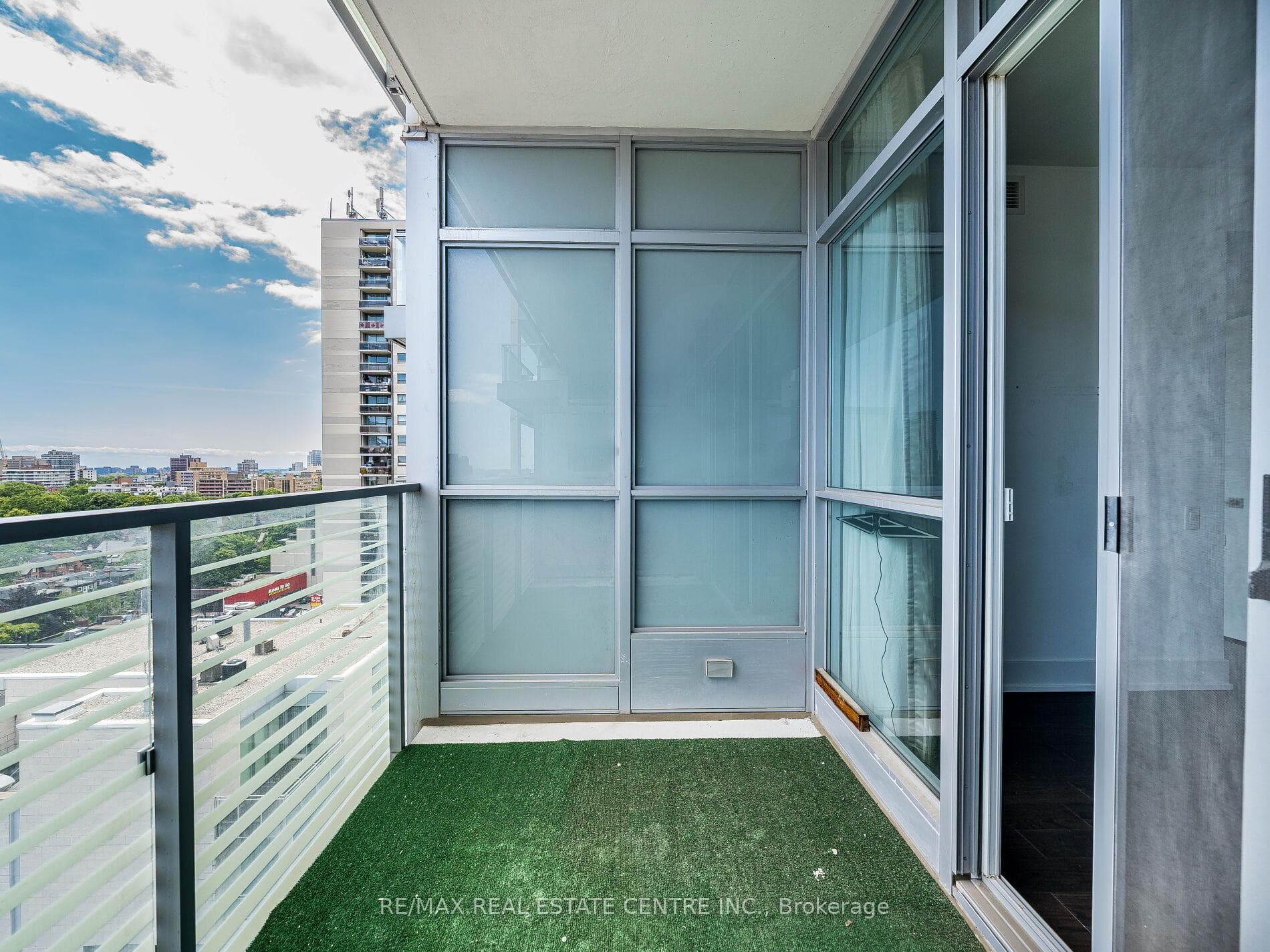 170 Avenue Road Unit 1203 photo 27