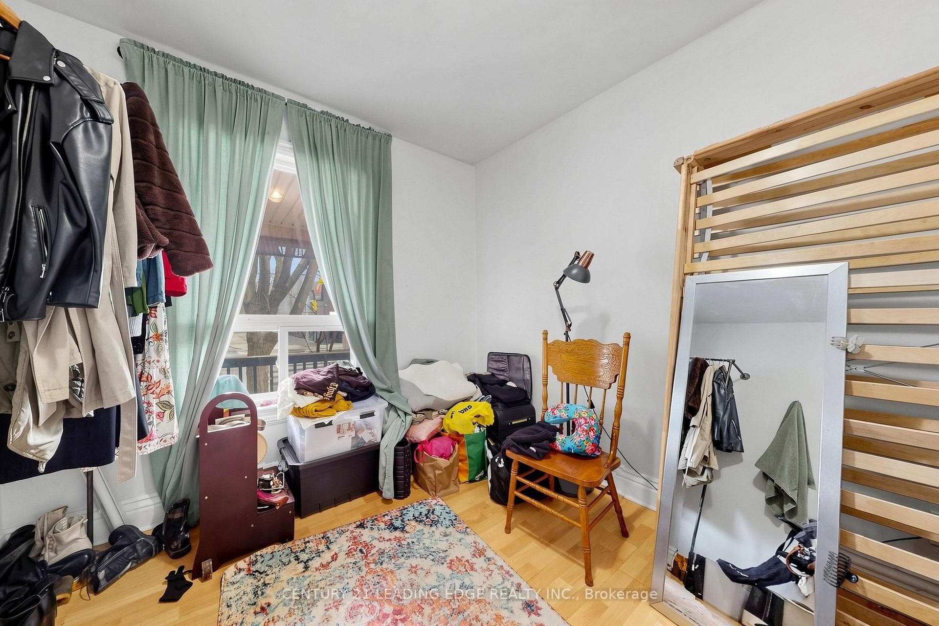1132 DUFFERIN Street photo 26