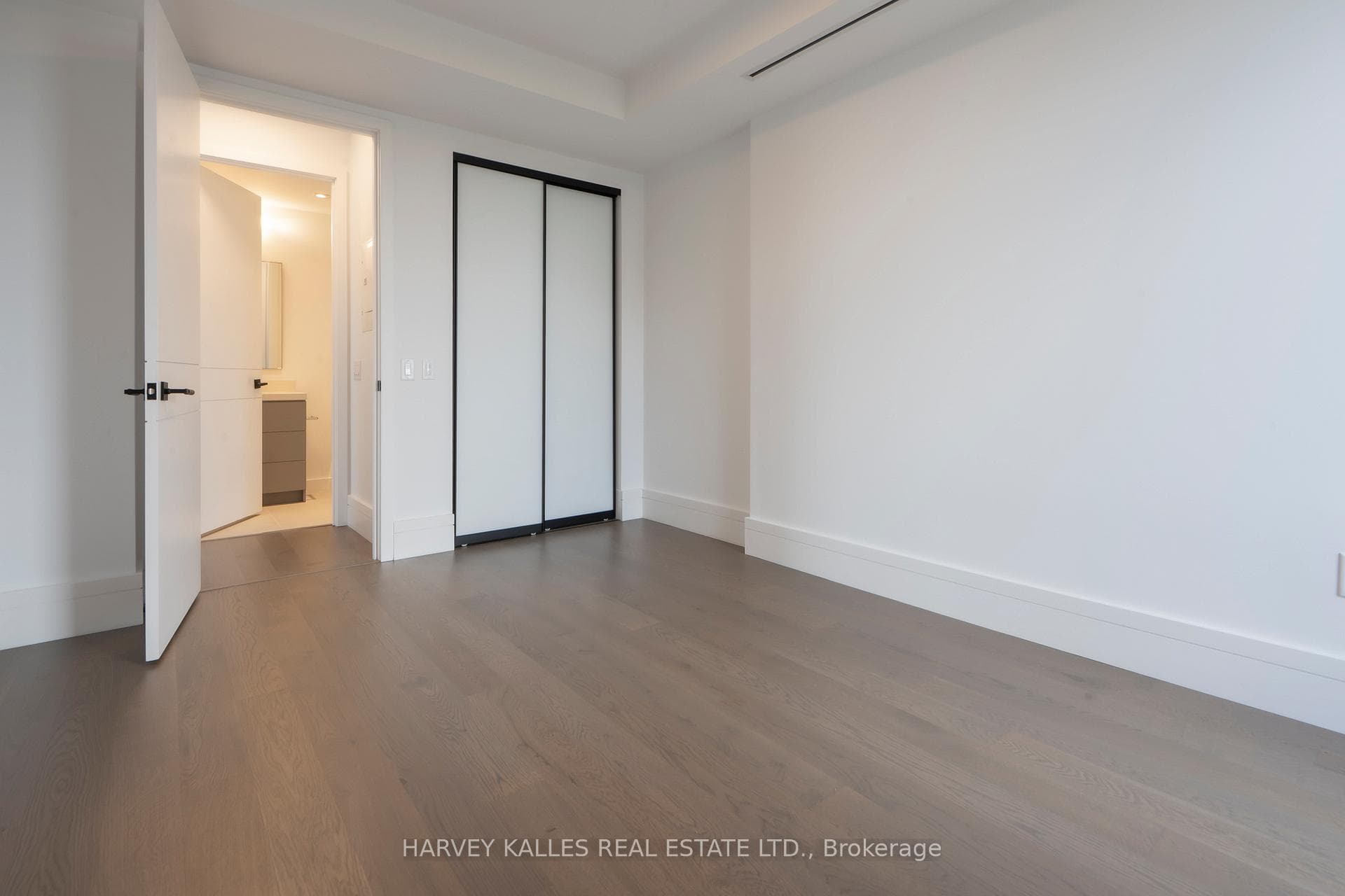 215 Lonsdale Road Unit 1107 photo 21