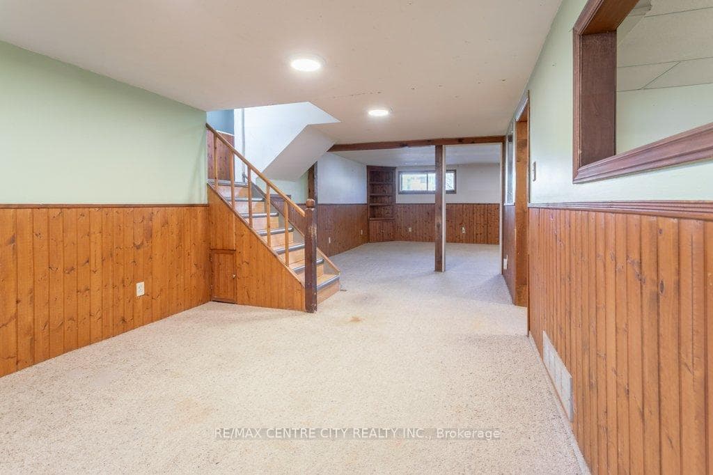 3 Camelot Crescent photo 23