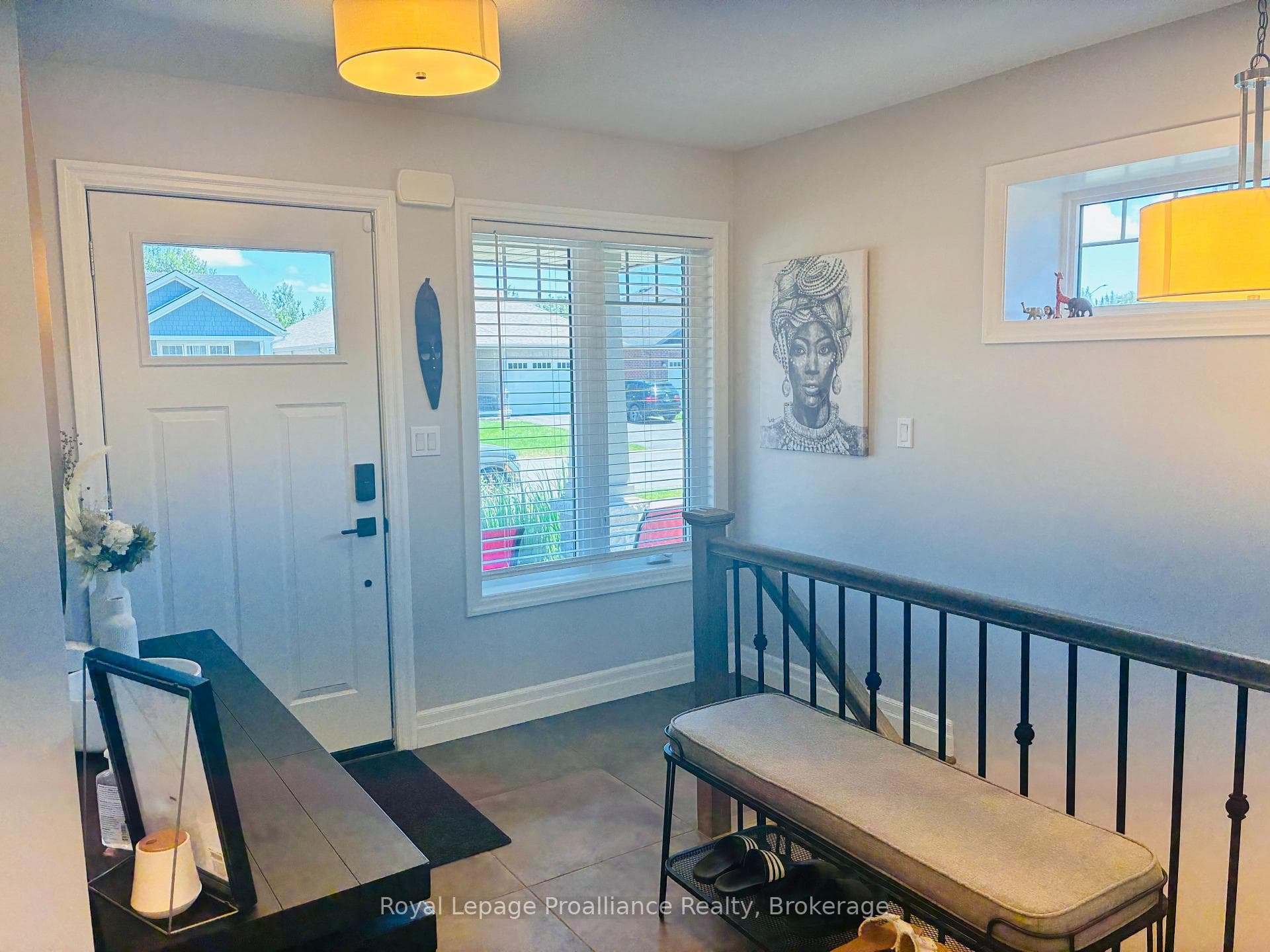 48 Mercedes Drive photo 3