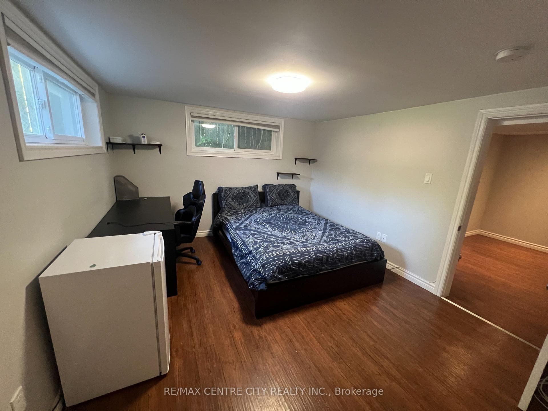 74 Brentwood Crescent photo 37