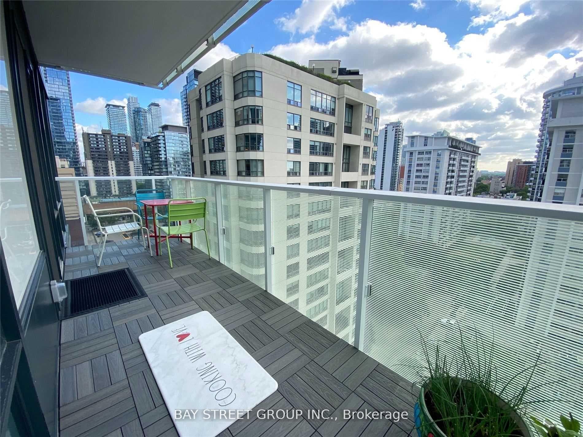 501 Yonge Street Unit 1005 photo 11