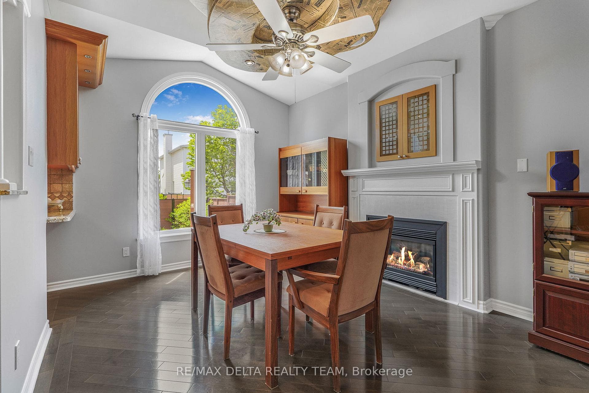2040 Sunland Drive photo 12