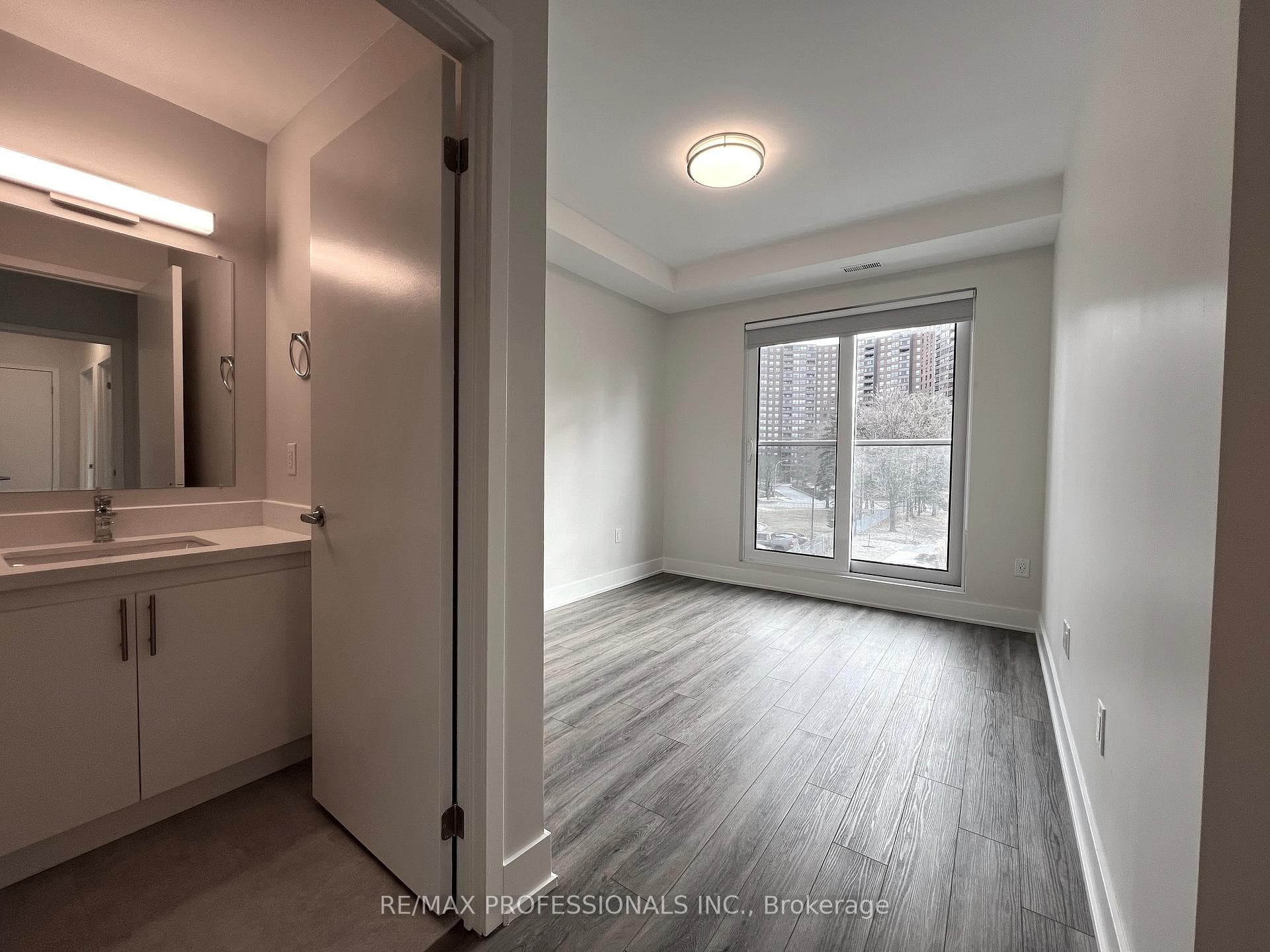 62 Dixfield Drive Unit 102 photo 23