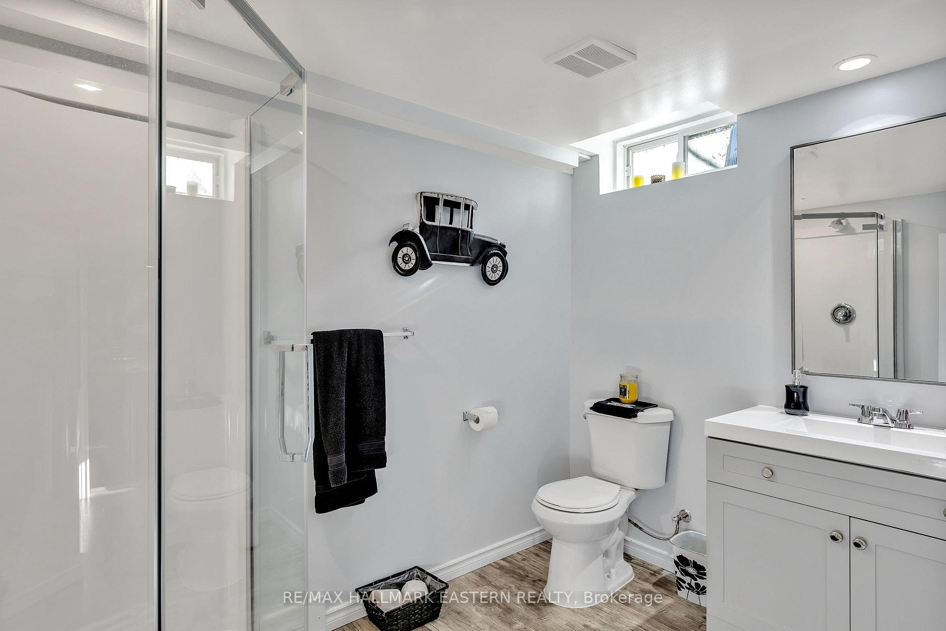 Lower level 3pc bathroom