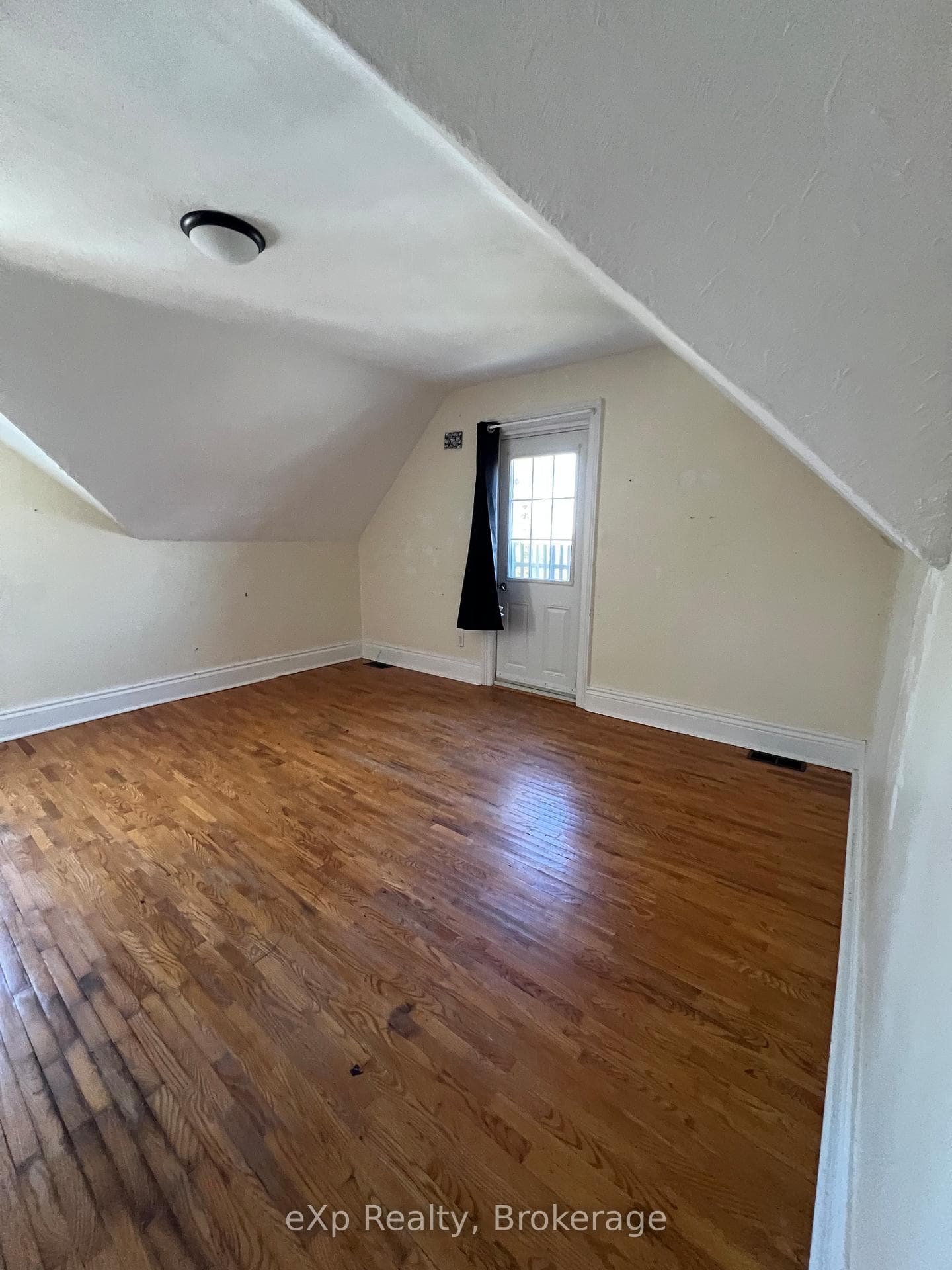 960 9th Avenue photo 5