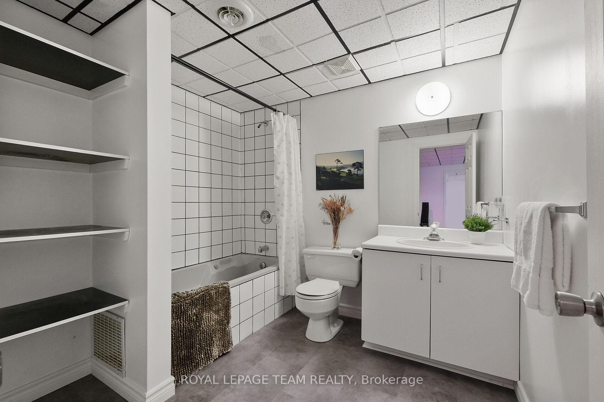4 pce bathroom inlaw #1.