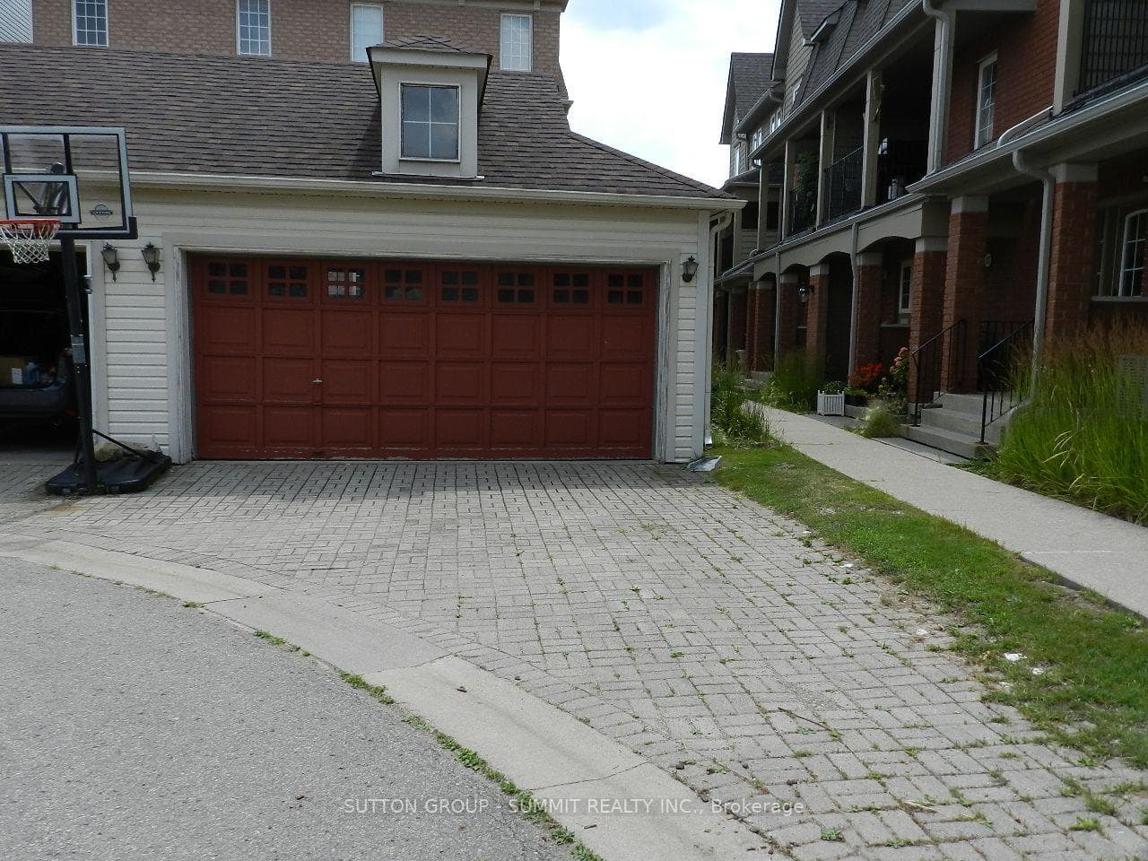 141 Gatwick Drive photo 48