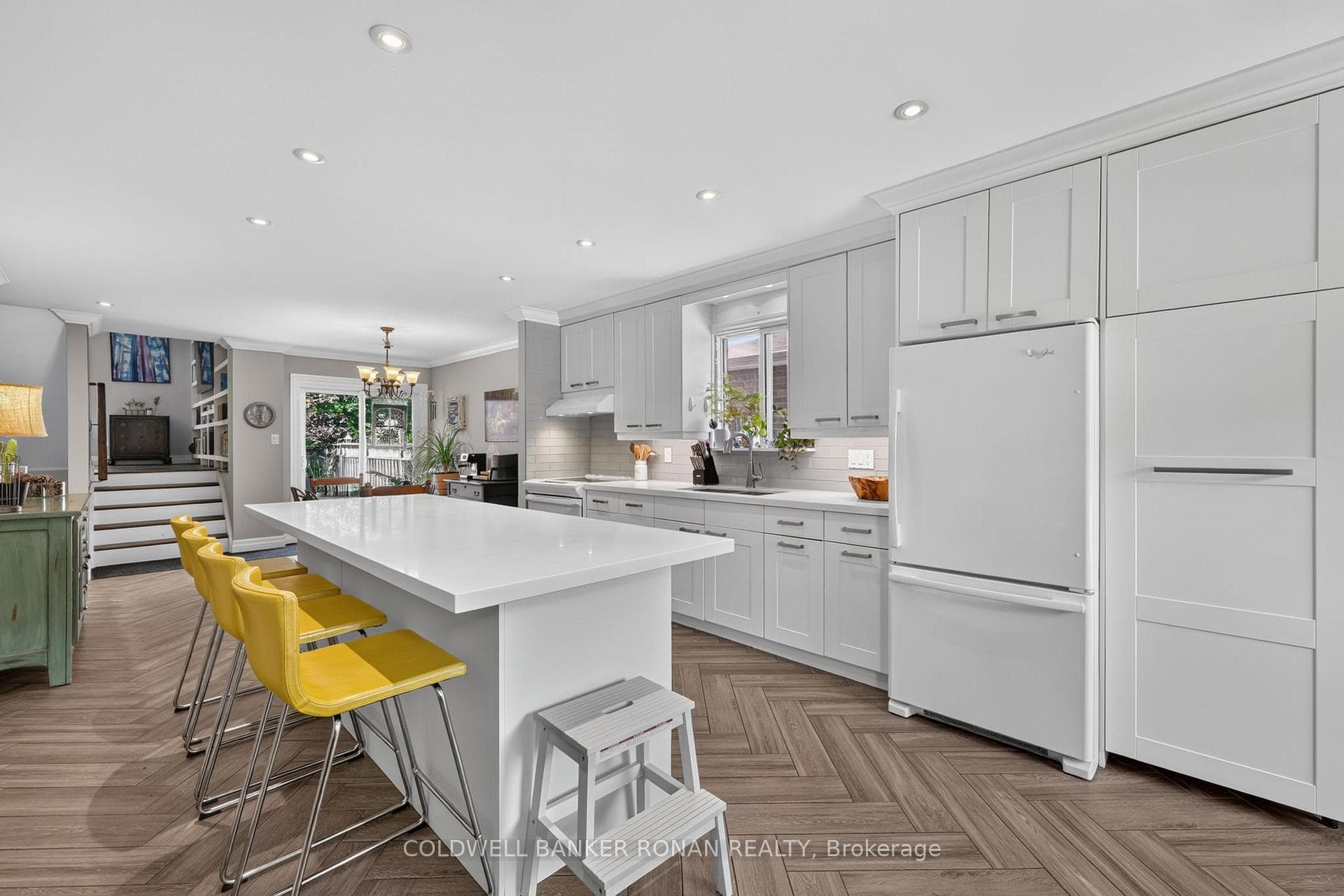 92 Daniele Avenue photo 4