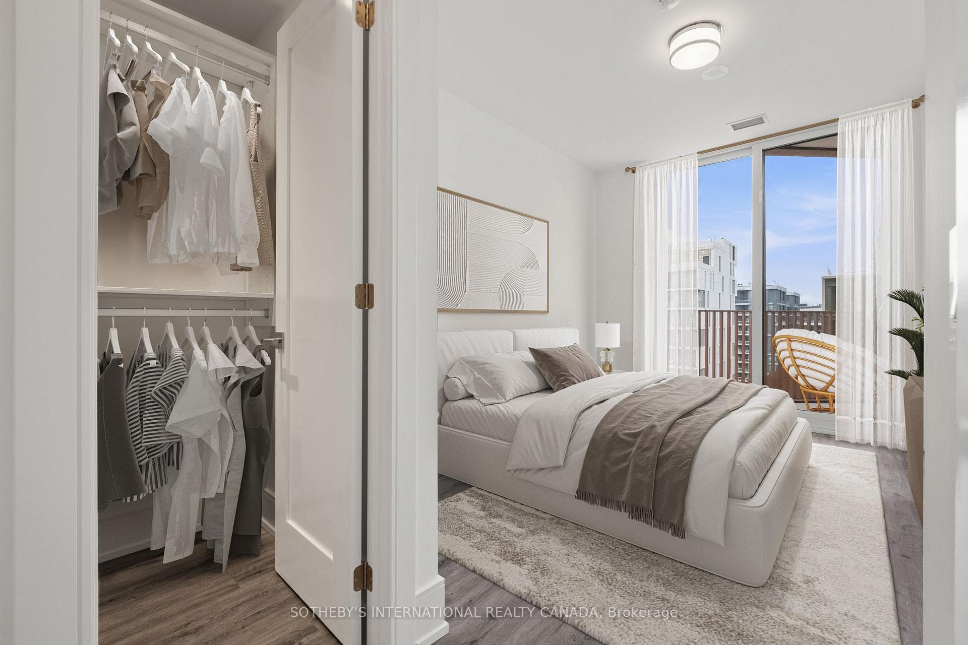 Primary Bedroom w/ Walk-In Closet