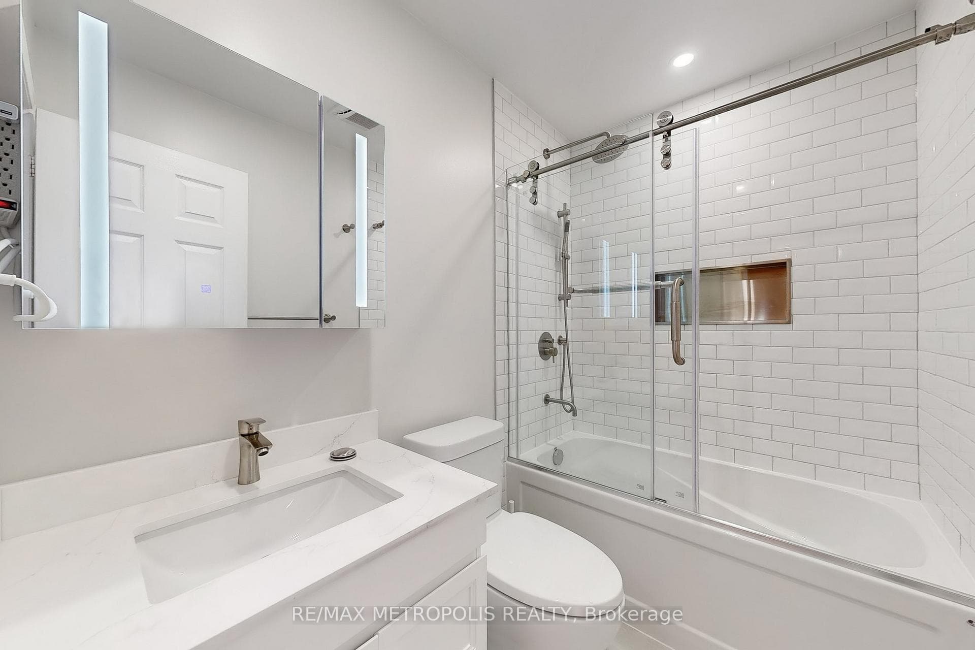 175 Roxbury Street photo 39